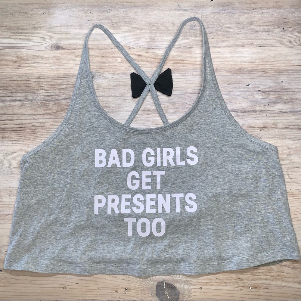 NWOT Victoria’s Secret Gray Strappy Graphic Crop Top - Picture 8 of 14